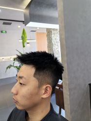 -老肖男士理发店