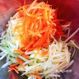 宝宝爱吃五分钟开饭的茭瓜鸡蛋饼