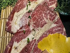 -山川小町·极番烧肉(新地假日广场店)
