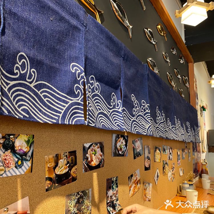 不然到饭点就要排队咯。也可以提前到公众号预约排号
