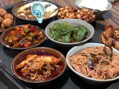 -董哥山城碗碗香(美专校街店)