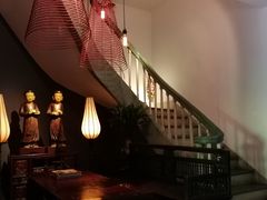 -Noir. Dining in the Dark