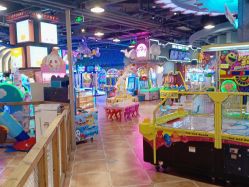-卡通尼乐园(龙湖六合天街店)