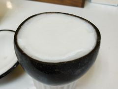 -志龙皇冠吃货椰子铺
