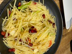 酸辣土豆丝-叶派龙虾•招牌香辣蟹·海鲜(中海国际店)