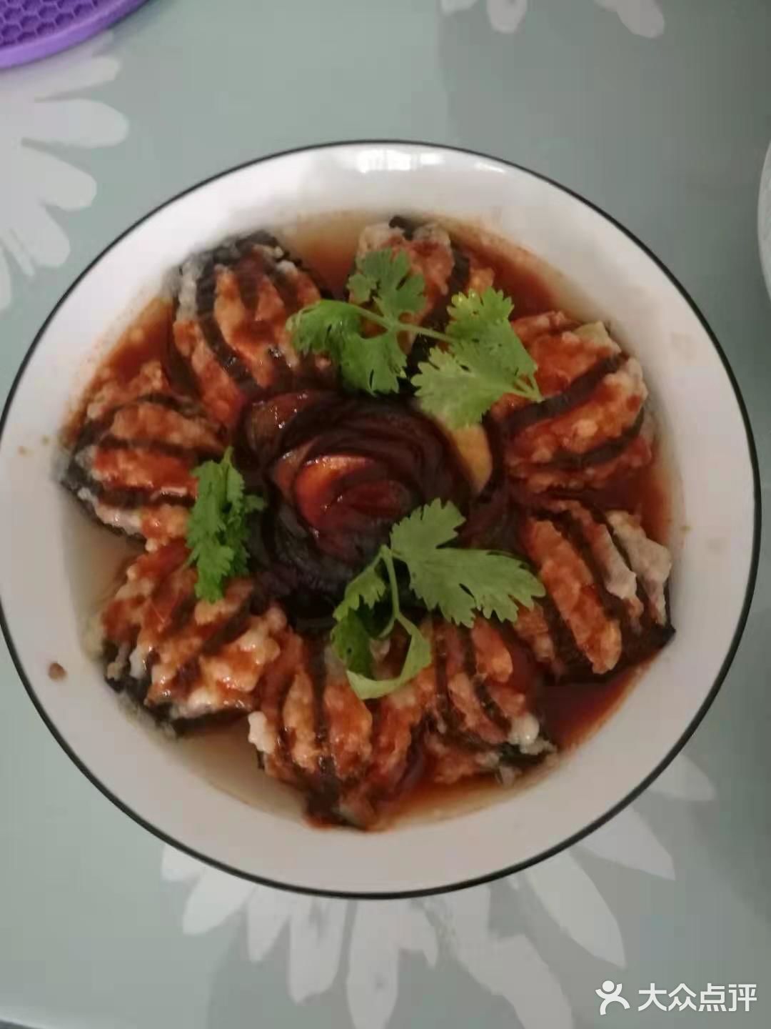 干活利索，我吃饭比较讲究，刘姨每天变着样的给我做饭