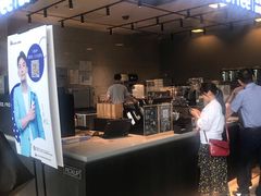 -瑞幸咖啡(汇日央扩国际广场店)