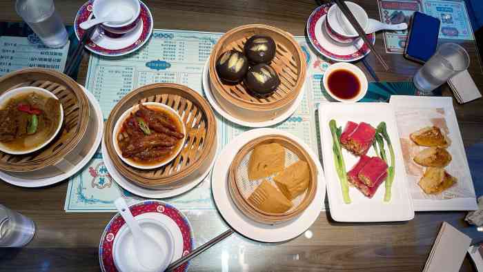 沏茶趣茶餐厅(江北观音桥店"突然想吃煲仔饭搜到最近的一家就过来了