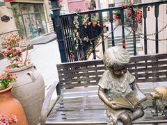 -鲁邦国际风情街(麦世达韩国精品百货店)