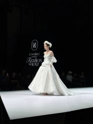 -Renee芮亦婚纱(原丽莎)