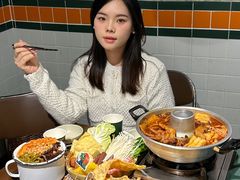 -顶上头•螺蛳粉火锅(德思勤复地星光店)