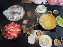 -鲜入唯煮·港式海鲜牛肉火锅(金宝街店)