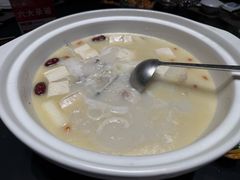 -忆江南·临江鱼馆