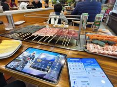 -哈尔滨小酒馆·鲜肉现穿自助烧烤(康新花园店)