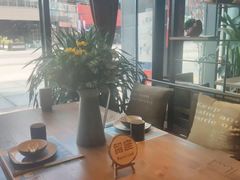 -临界音乐酒馆·小龙虾·江湖菜(华熙LIVE·鱼洞店)