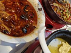 -渝是乎酸菜鱼·川渝小炒(新世界百货望京店)