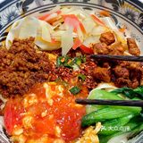 跟着陕西土著准备没错！这一碗油泼面嘹咋咧
