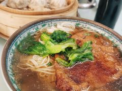 红烧猪扒汤面-食惠里小笼包面馆(越秀店)