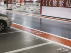 -大众空港宾馆·停车场