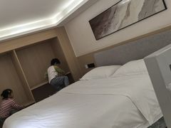 -铂顿国际公寓(广州长隆野生动物世界店)