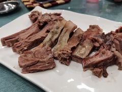 手抓羊肉-青海名吃尕张娃非遗烤肉(海湖总店)