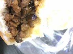 麻辣香菇鸡丁包-老陶包子铺(南大西南村店)