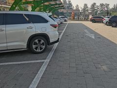 -窦店服务区-停车场