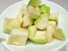 当季酸梅番石榴-品稻·关哥鲜味现烹(湖心总店)