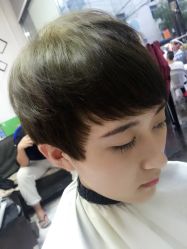 -摩力美发·烫·染·设计专业店