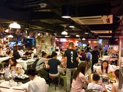 大堂-鲜入围煮花胶鸡海鲜火锅