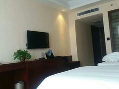 -兴芮温泉度假区