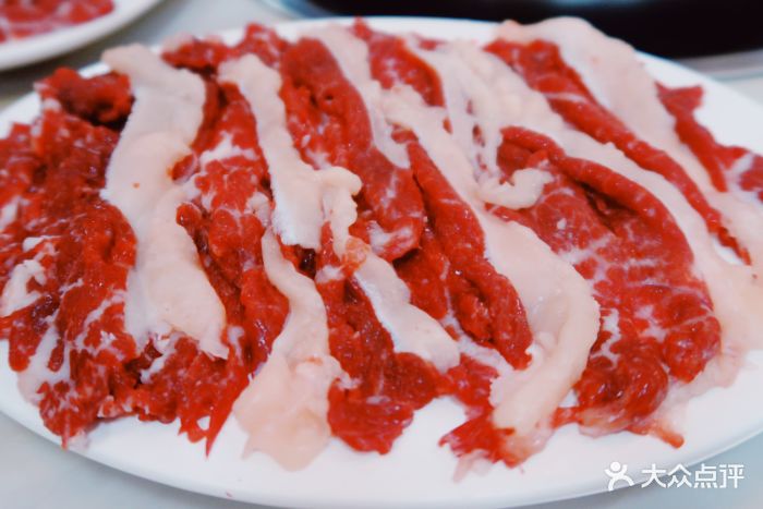 杏花吴记牛肉火锅肥牛图片