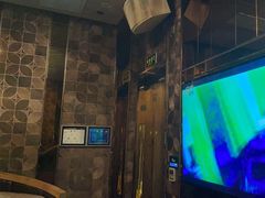 -K+全国连锁KTV(绿地缤纷天地店)