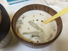 -志龙皇冠吃货椰子铺