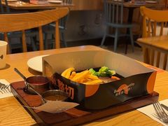 -菲滋意式餐厅(银泰百货金华江南店)