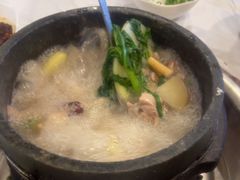 -鲁朗纳麦石锅鸡庄园