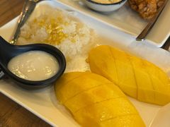 -Pad Thai Kratong Thong by ama