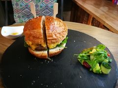 -HIGH FIVE哈福手工汉堡(桂林路店)