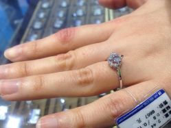 -威德钻石-克拉钻大本营(南京东路店)