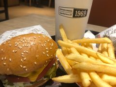 -The Habit Burger Grill 哈比特汉堡(爱琴海店)