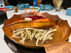 -墨居上隐·院子里火锅(峨眉店)