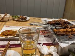 -三个大叔烤羊肉串·歌手驻唱·碳烤鲜肉(西三旗店)