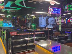 -路边边地标烧烤·川菜·小龙虾·音乐酒馆(良乡长虹店)