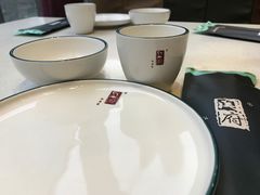 餐具摆设-闫府私房菜·百年鲁菜(恒隆店)