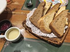 -米德维奇俄式西餐厅(西六道街店)