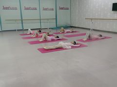 -Isee灰姑娘国际儿童艺术中心(证大·大拇指广场店)