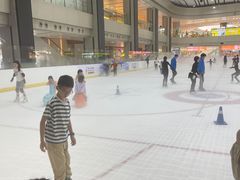 -冰堡国际溜冰场(观澜湖新城MHMALL店)