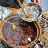 瓦小灶老火锅｜一家海鲜吃到嘴里还在弹的炭火火锅店