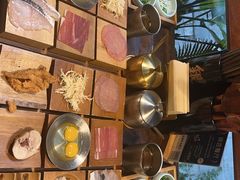 -银米·云南传统过桥米线(双廊黑金冠店)