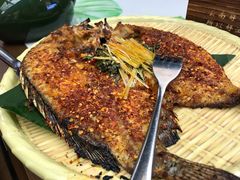 傣味香茅草烤罗非鱼-云海肴云南菜(曲江大悦城店)